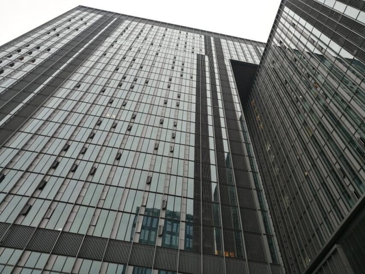中国 高層多床の鉄骨構造のホテルのオフィスの商業熱いすくいは電流を通した サプライヤー