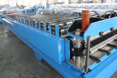 中国 鋼鉄タイルは鎖/ギヤによって機械を形作るロールを波形を付けました サプライヤー
