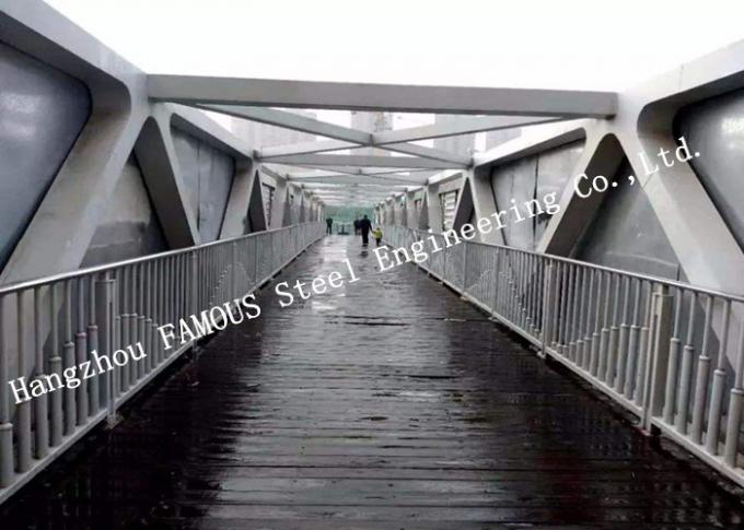 容易な取付けは鉄骨構造のSkywalk歩行者の橋を組立て式に作った 0