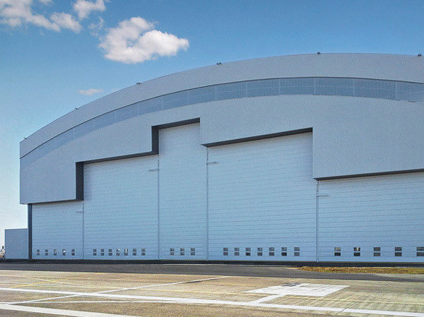 電気スライドのドアが付いているプレハブのカーブの屋根ふきシステム鋼鉄航空機の格納庫 0