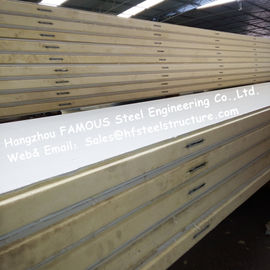 中国 ポリスチレン冷却装置部屋は色の鋼鉄/ステンレス鋼の版の外面の42kg密度にパネルをはめます サプライヤー