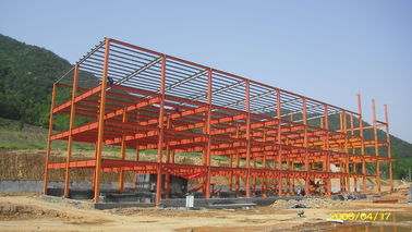 中国 使用される最低の鋼鉄量の最大限に活用されたプレハブの産業鋼鉄建物 サプライヤー