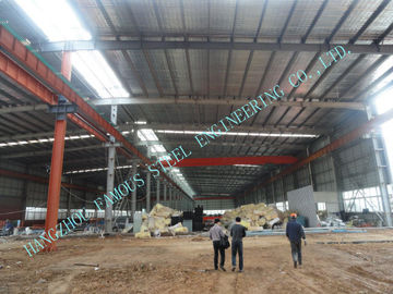 中国 60 x 102 の軽量の産業鋼鉄建物 ASTM の標準 75MM のサンドイッチのパネル サプライヤー