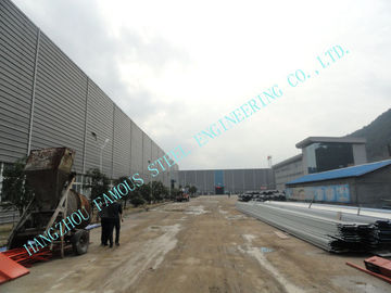中国 ライト合成板が付いている ASTM 65 x 95 のプレハブの Multipan の産業鋼鉄建物 サプライヤー