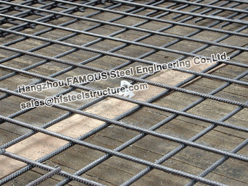 正方形の骨がある鋼鉄補強の網の Contruct の鉄筋コンクリートの平板 0